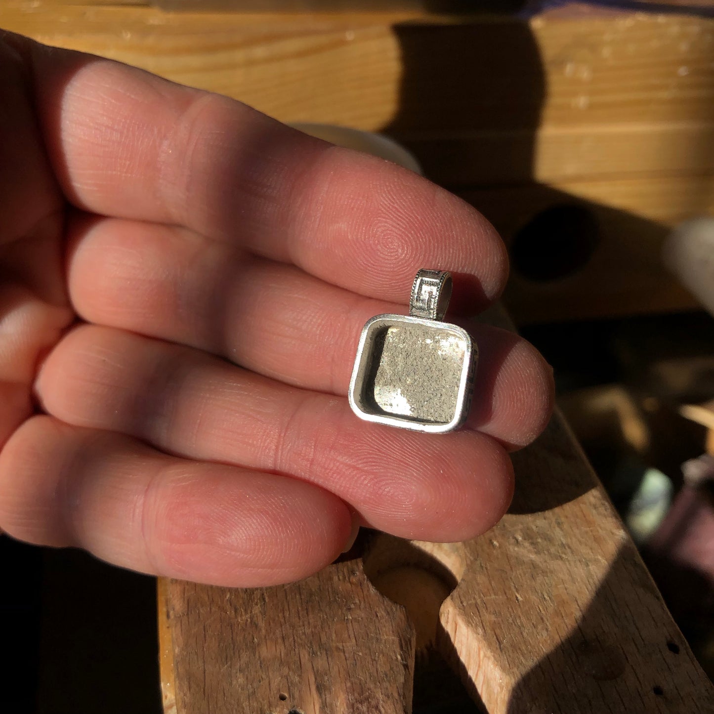 Ashes & Inlay Memorial pendant: MADE TO ORDER